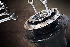 Ремонт экскаваторов: проблемы с редуктором хода  